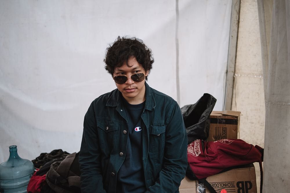 Kolaborasi Manis dalam Plot Video &quot;Rumah ke Rumah&quot; Milik Hindia